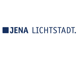Logo von Jena mit blauem Quadrat und Schriftzug "Jena Lichtstadt" in blauer Großschrift auf Weiß